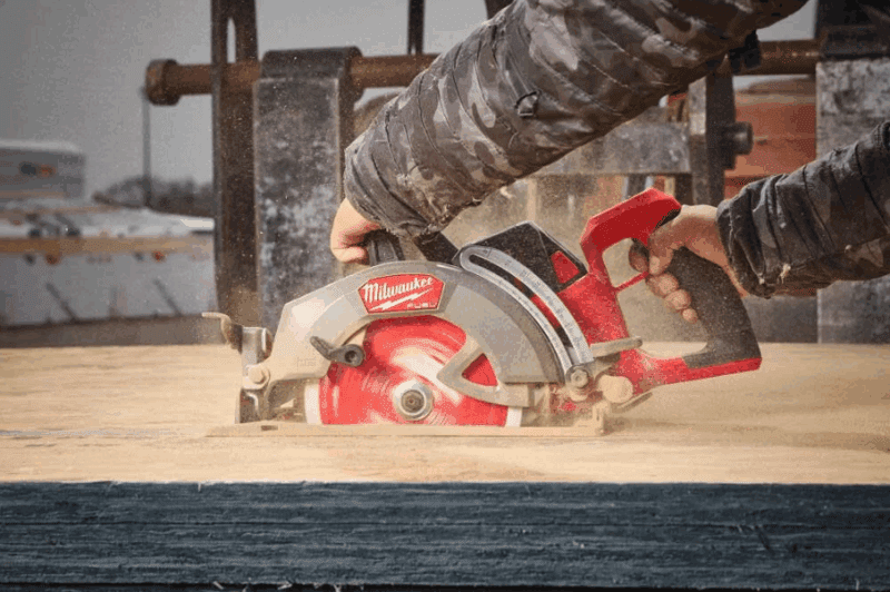 Milwaukee M18 Fuel Rear Handle Saw